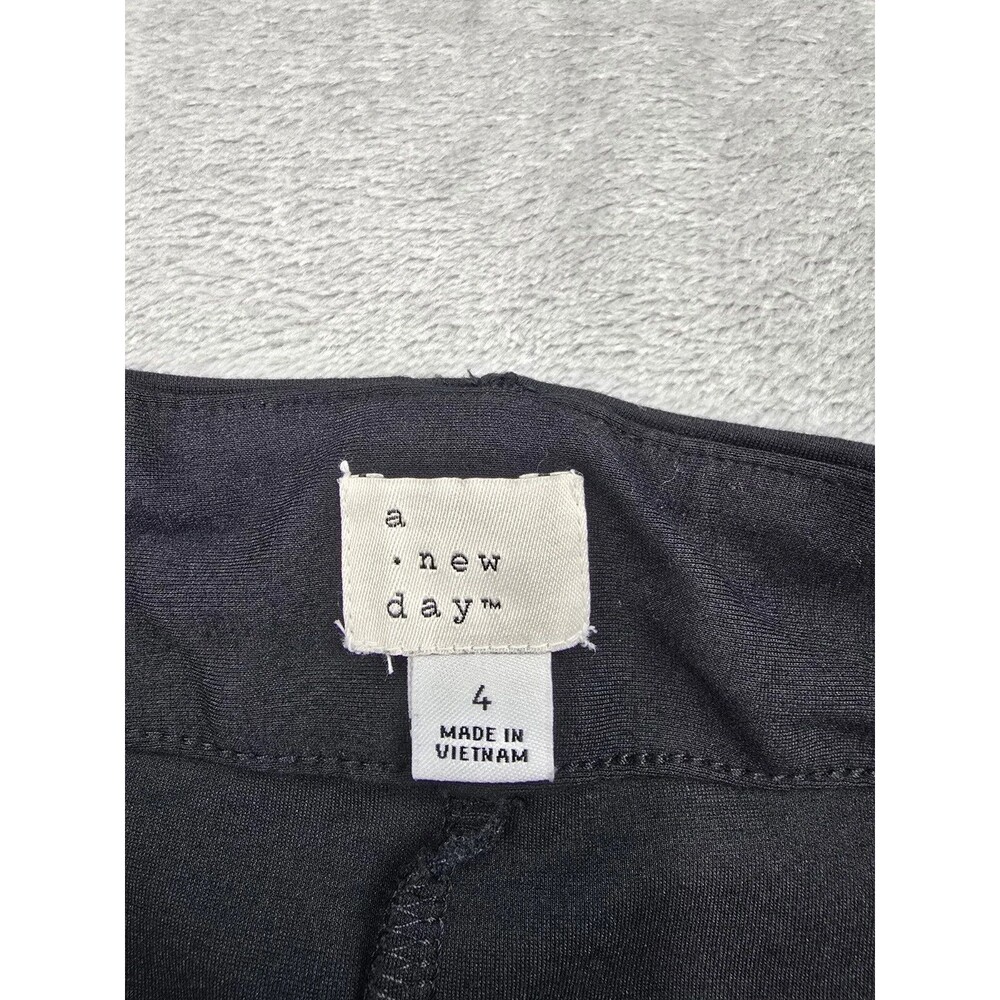 A New Day Women Size 4 Black Wide Leg Pants High Rise Patch Pockets Stretch - Picture 2 of 7